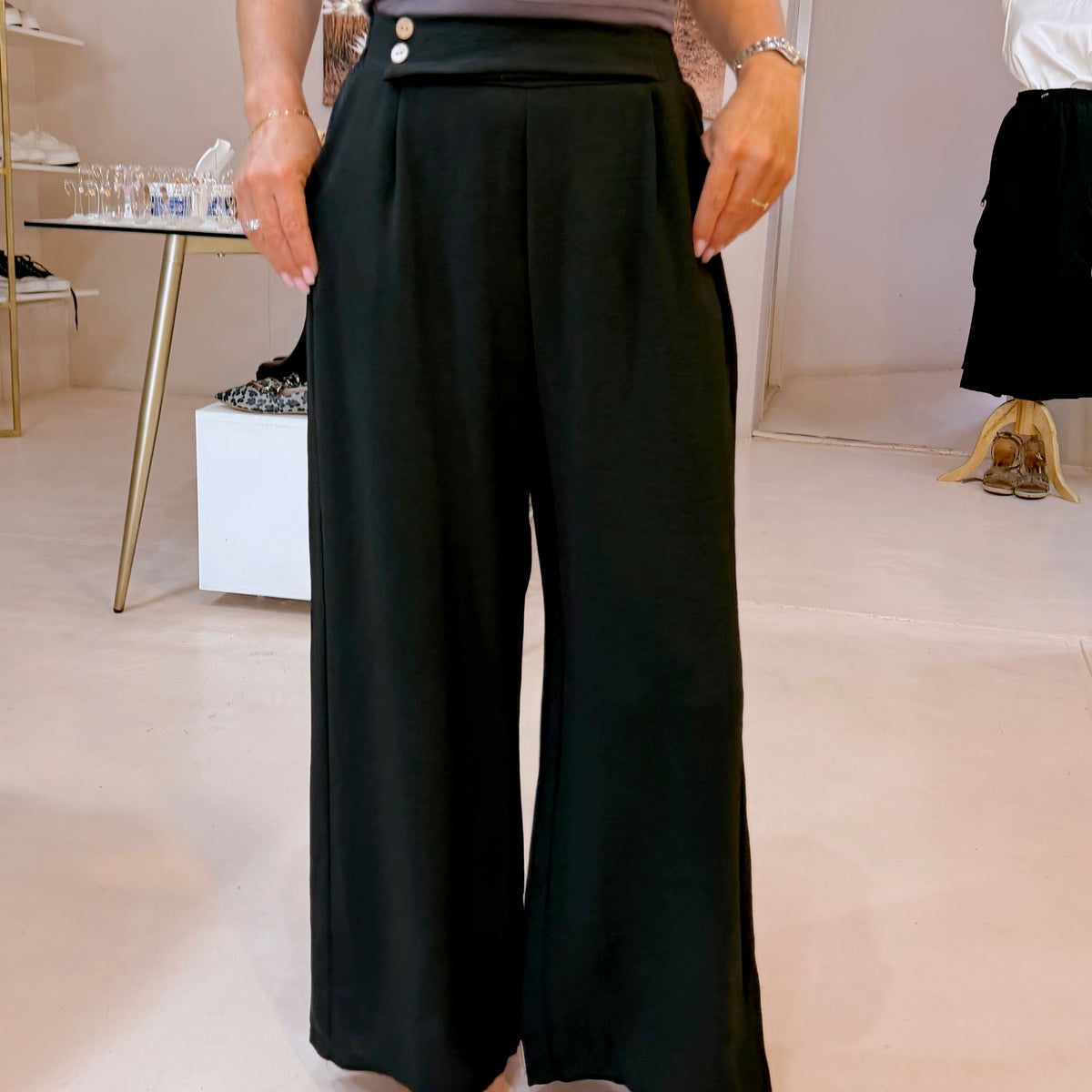 Mai Pants Black 2 Button
