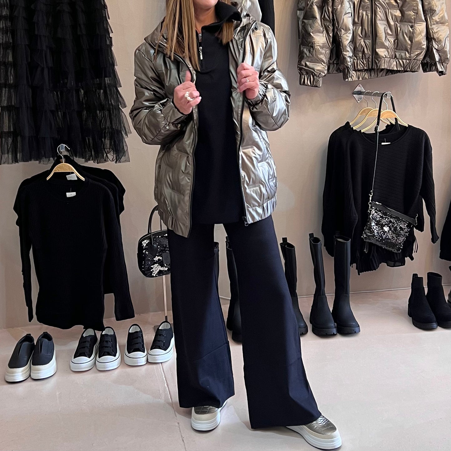 Black Zipped Lounge Set