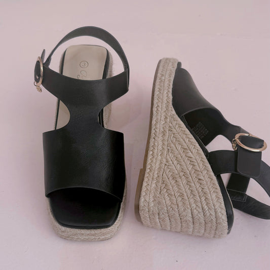 Hay 2 Black Wedge