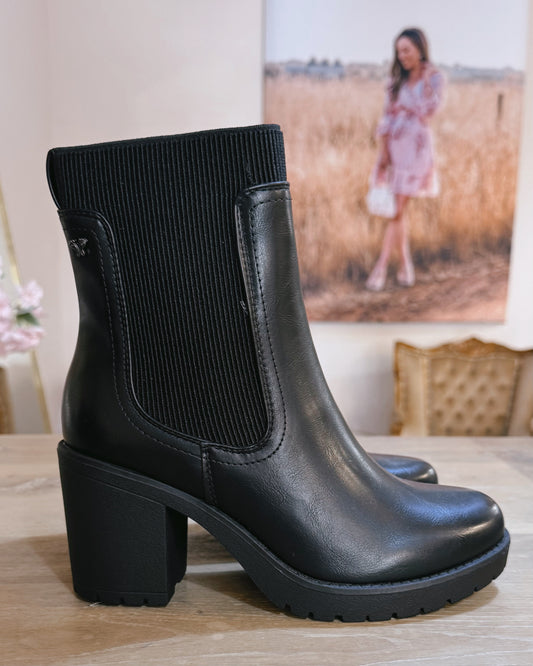 Esther 6 Black