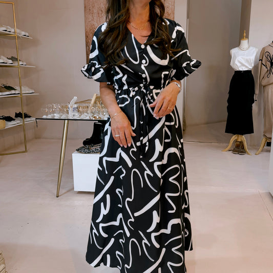 Mattika Pattern Dress Black