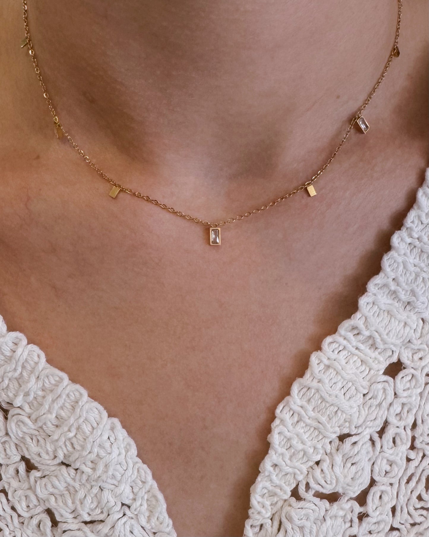 STAINLESS STEEL NECKLACE (GOLD)